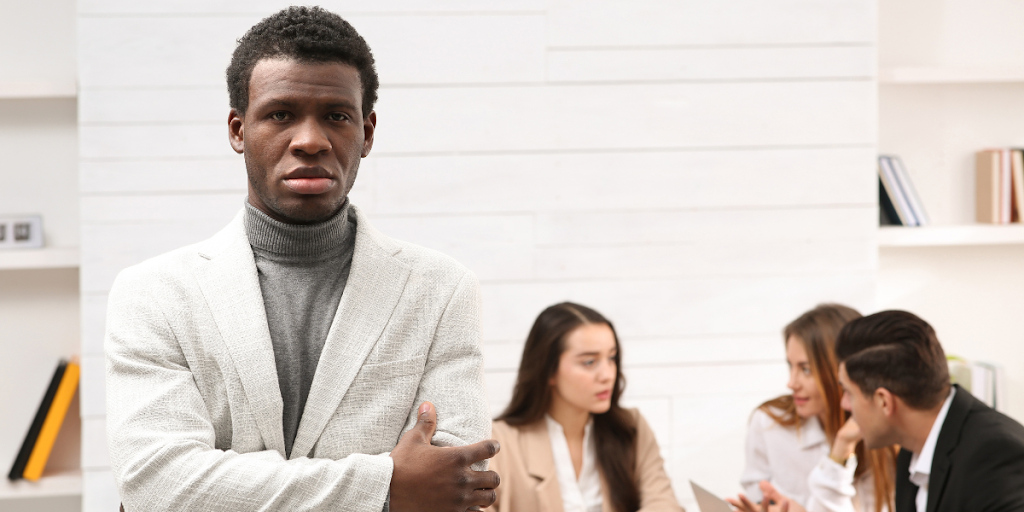 Resistência e Dignidade: Quando a Opressão Tenta Sufocar
