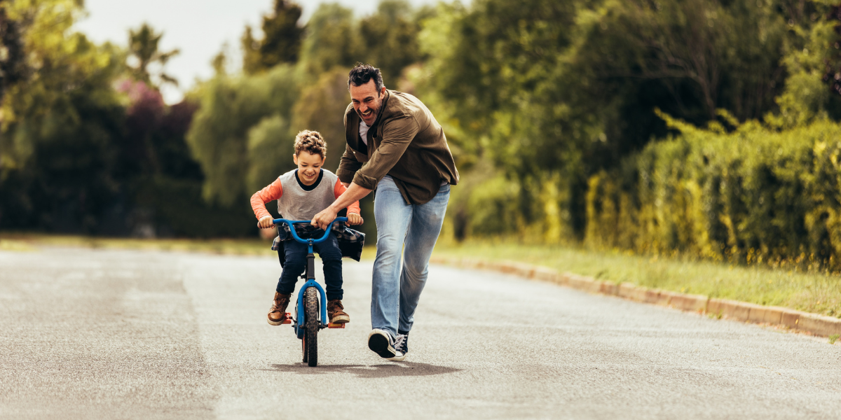 As Primeiras Pedaladas: Entre o Amparo e a Liberdade